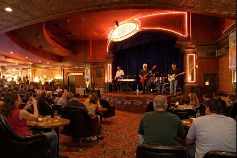 Show lounge with audience